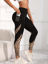 Leopard Mesh Splicing Pockets Hip Lifting Waisted Leggings