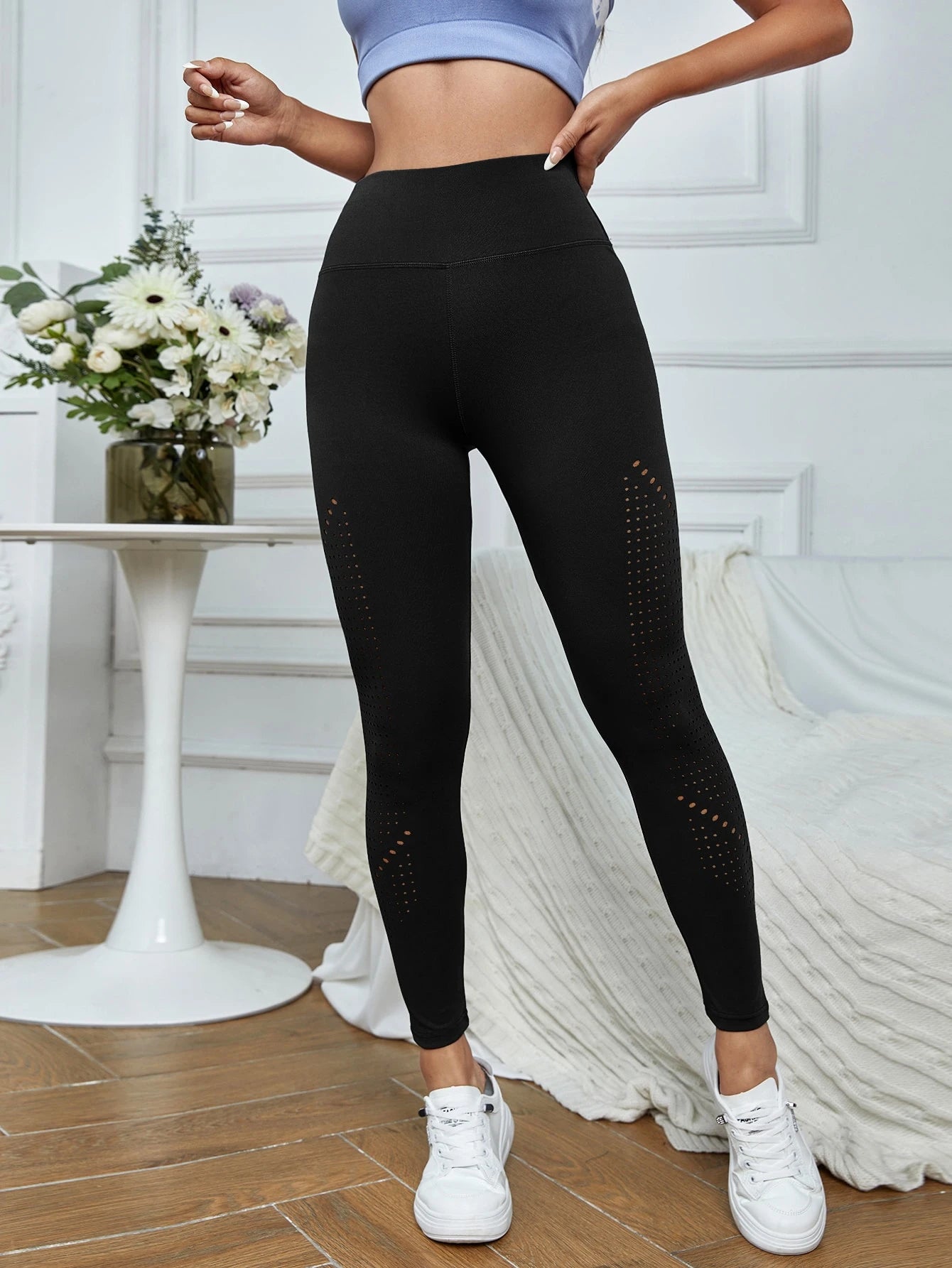 Hollow Out Medium Stretch Tummy Control Gym Leggings