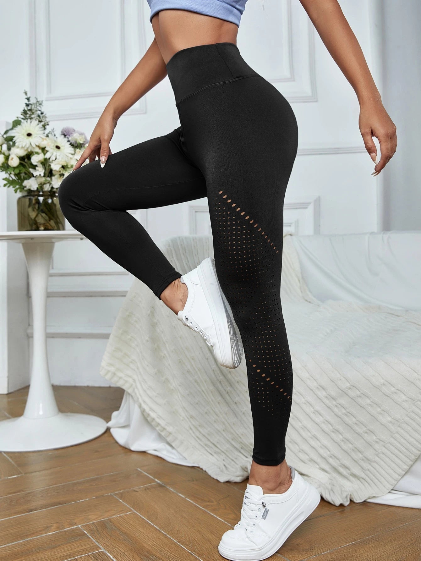 Hollow Out Medium Stretch Tummy Control Gym Leggings