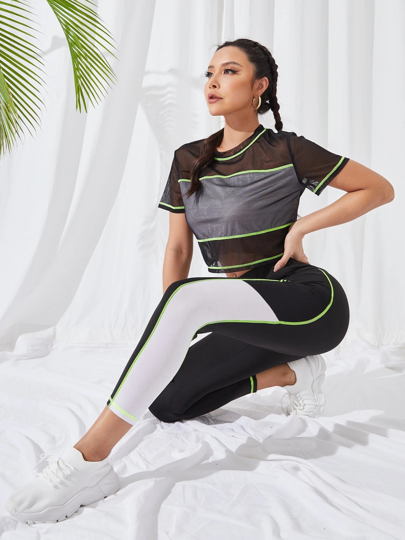 Colorblock Contrast Binding Sports With Phone Pocket Workout Set