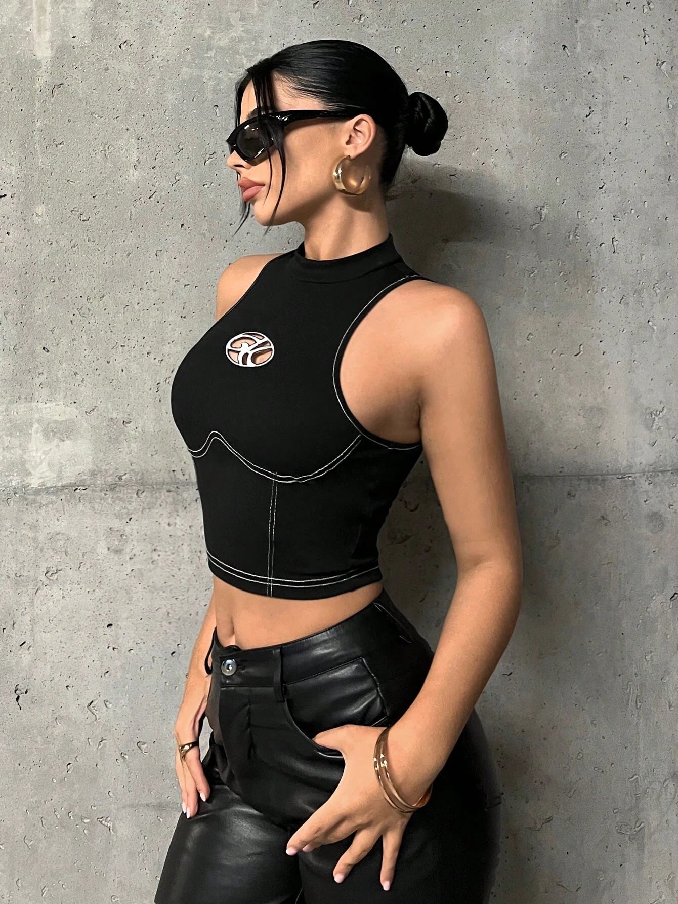 Graphic Print Top-Stitching Crop Black Tank Top