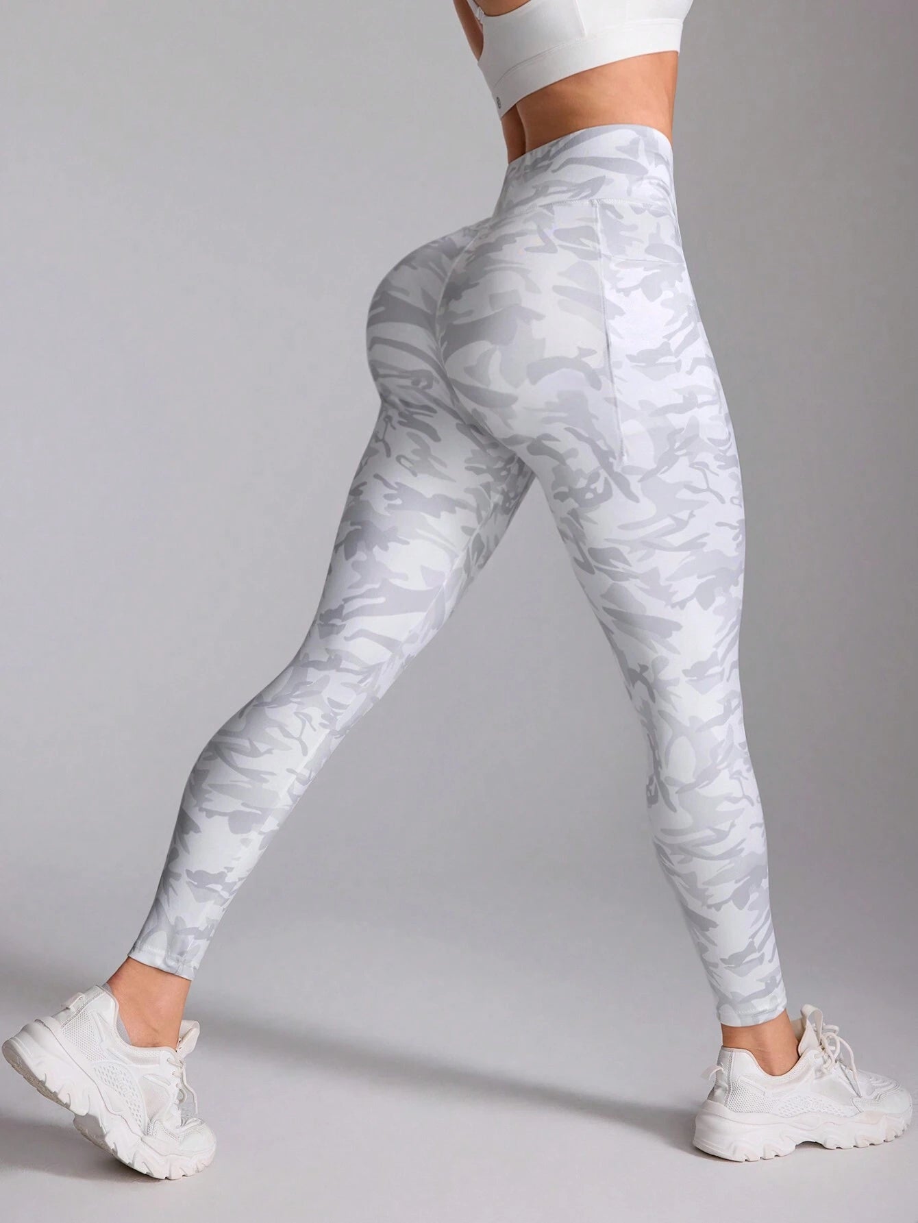 Camouflage High-Waisted Sports Leggings With Side Pockets