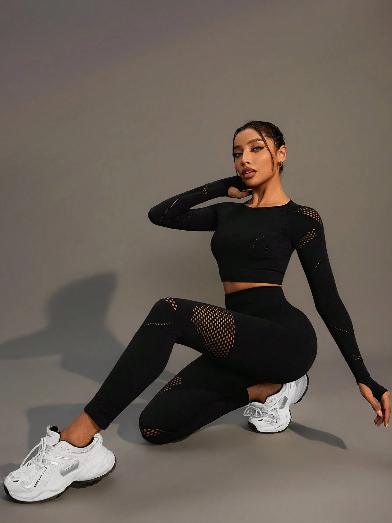 Solid Color Crew Neck Long Sleeve Cropped T-Shirt And Mesh Contrast Legging Sports Set