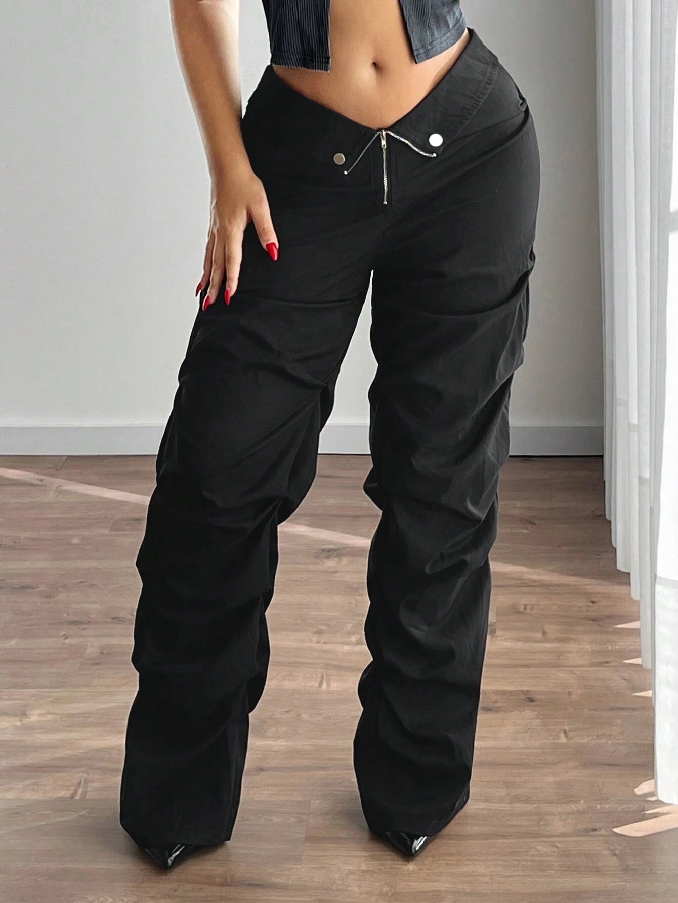Low Rise Waist V Pleated Loose Pants