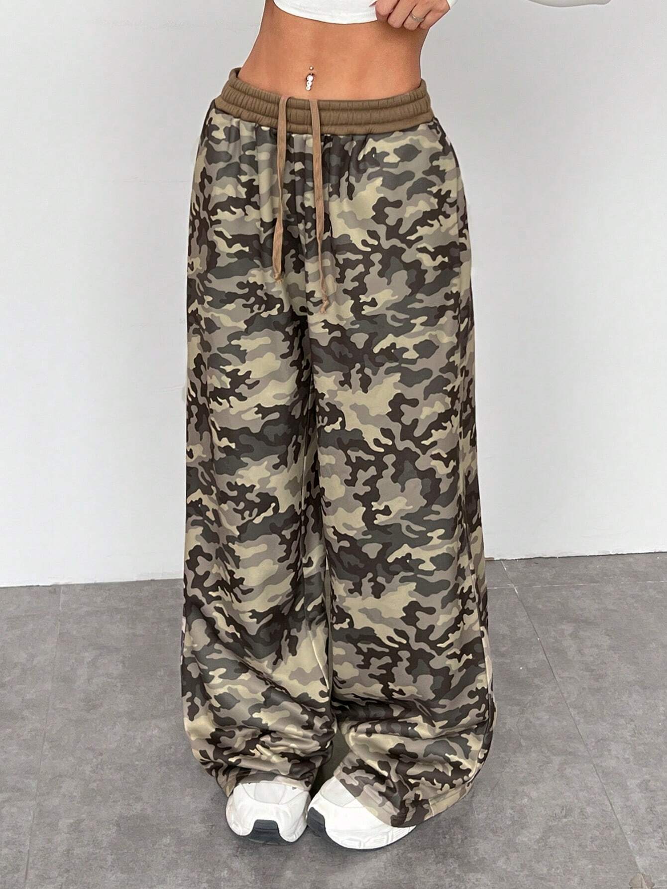 Elastic Waist Camouflage Pattern Wide Leg Loose Sweatpants