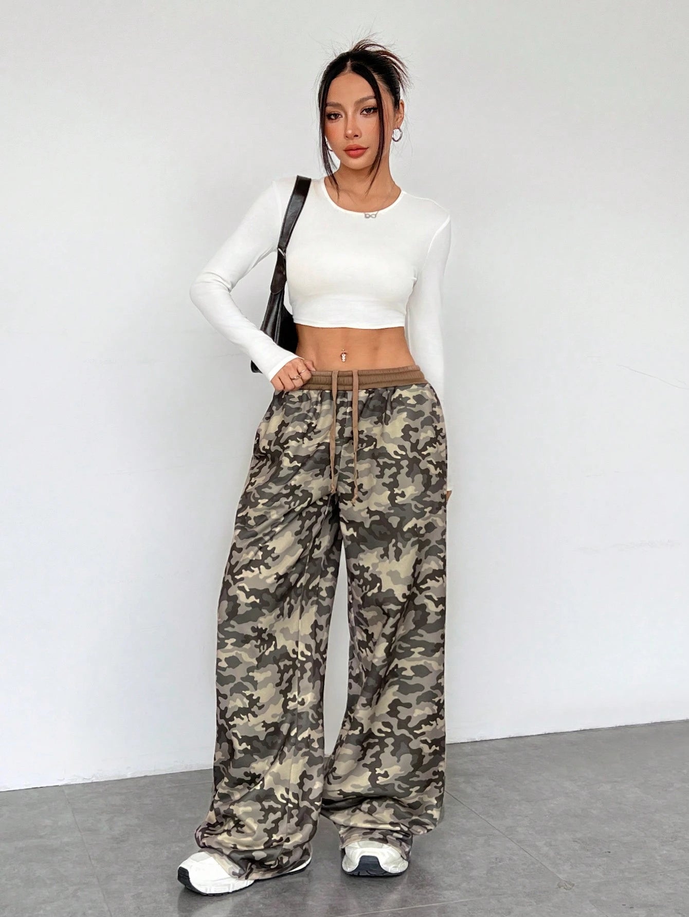 Elastic Waist Camouflage Pattern Wide Leg Loose Sweatpants