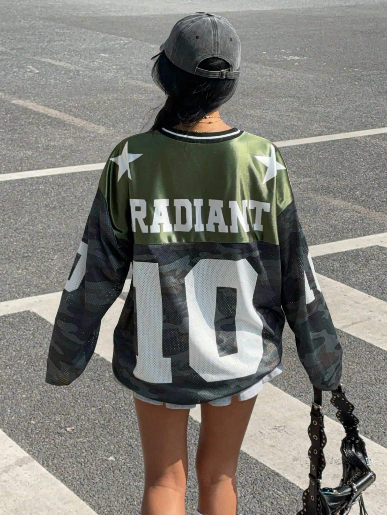 Letter & Camouflage Print V-Neck Long Sleeve Casual T-Shirt