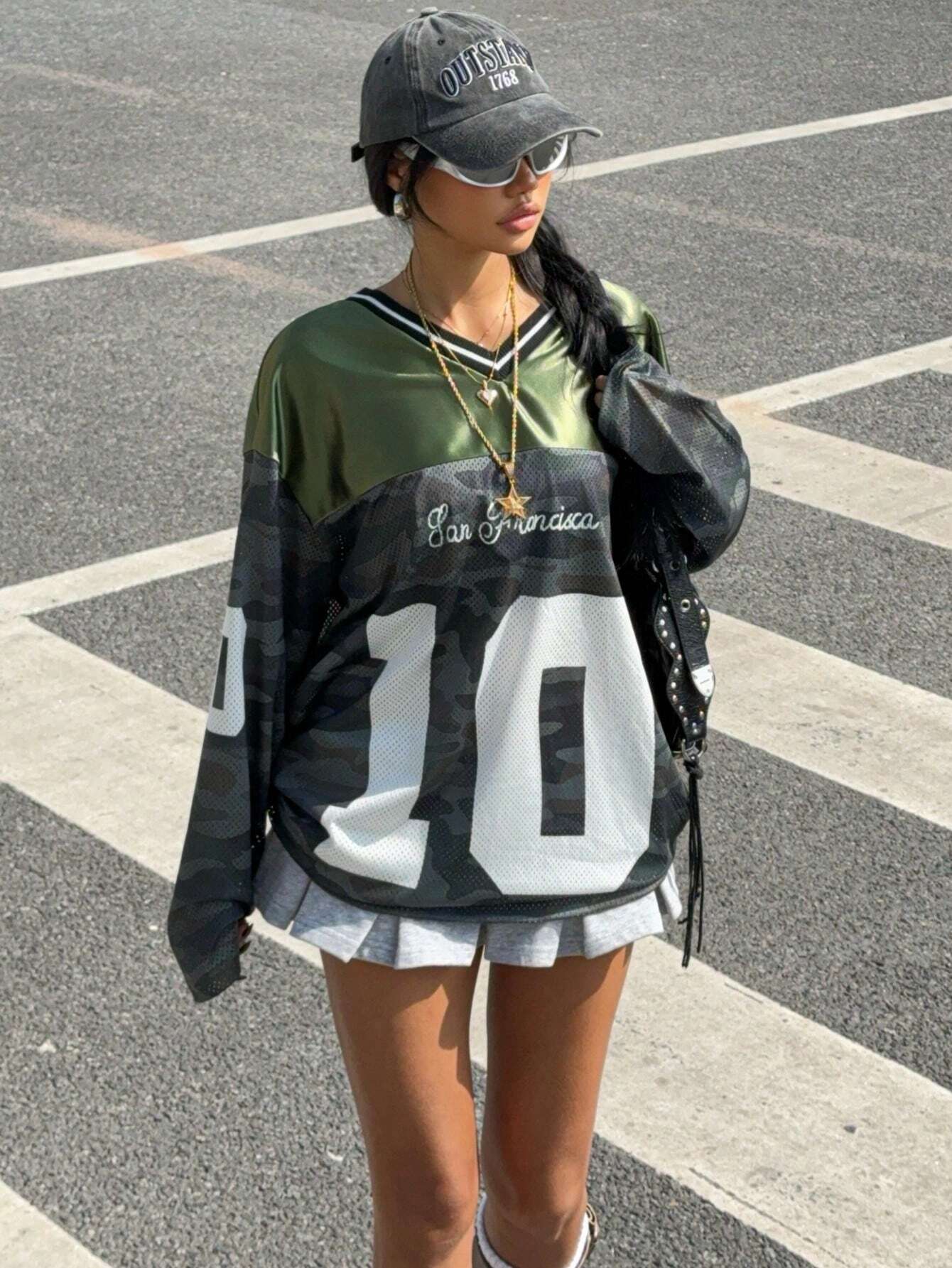 Letter & Camouflage Print V-Neck Long Sleeve Casual T-Shirt