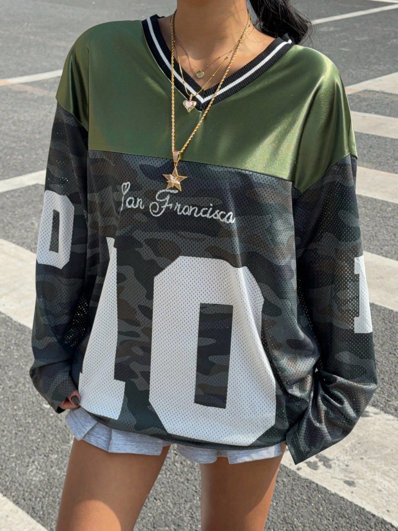 Letter & Camouflage Print V-Neck Long Sleeve Casual T-Shirt