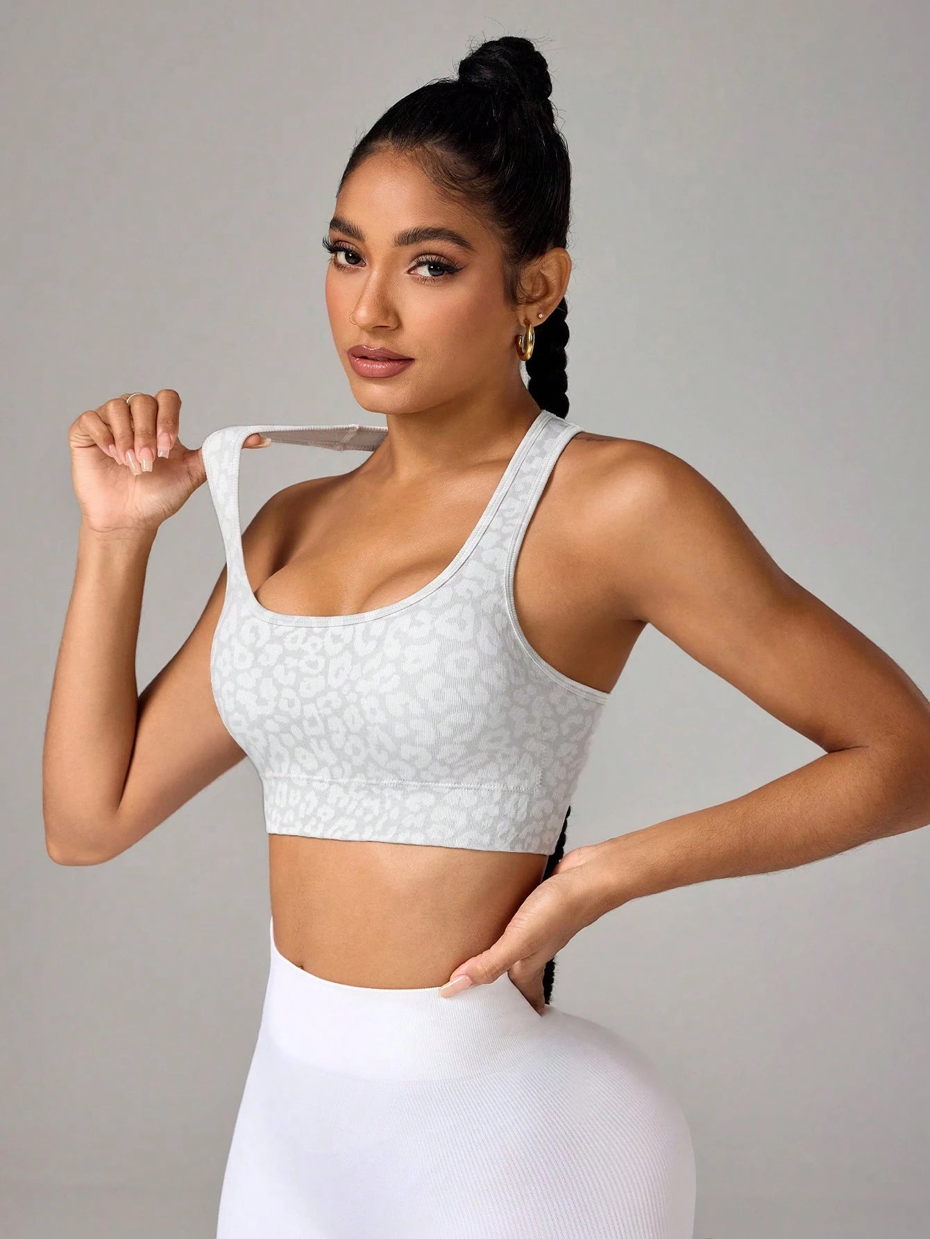 Leopard Print Round Neck Sports Bra