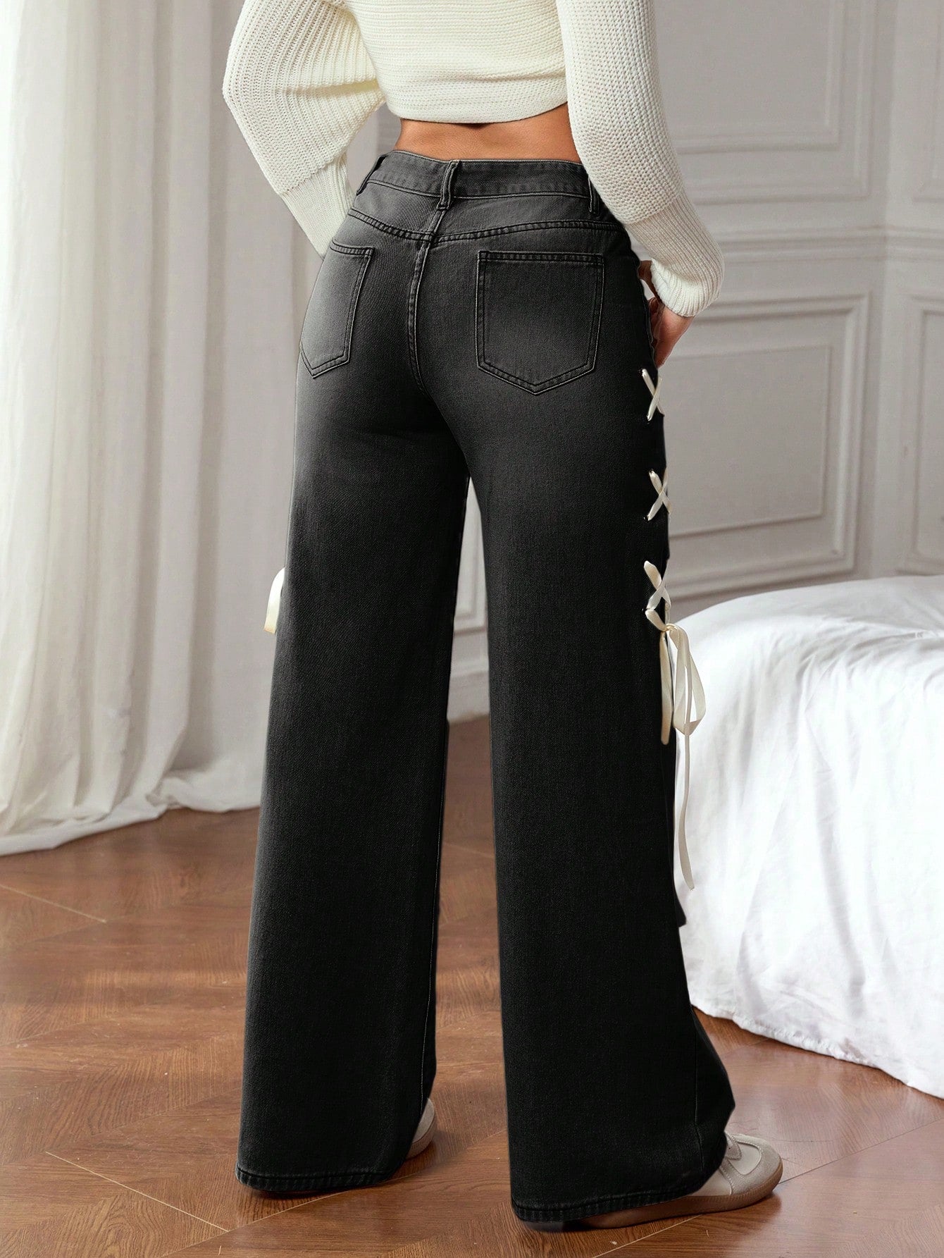 Loose Fit Side Tie Pocket Design Wide Leg Jeans