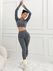Seamless  Solid Color Backless Long Sleeve Top & Form-Fitting Pants Workout Set