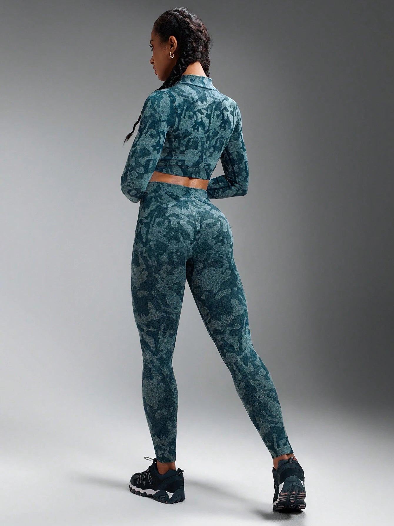 Elastic Seamless Front Zipper Cropped Top And Leggings Sports Set