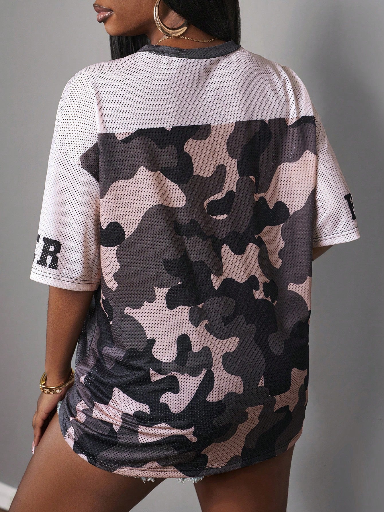 Loose Camo Numeric Print Mesh T-Shirt