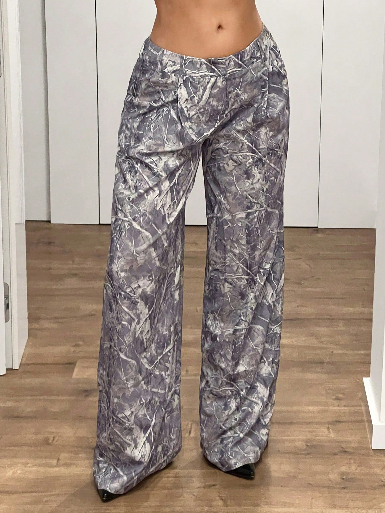 Low-Waist All-Over Tree Branch Print Wide Leg Pants