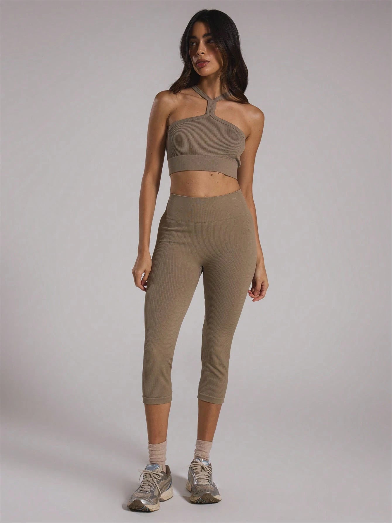 Seamless Sculpt Open Back Halterneck Ribbed Sports Bra
