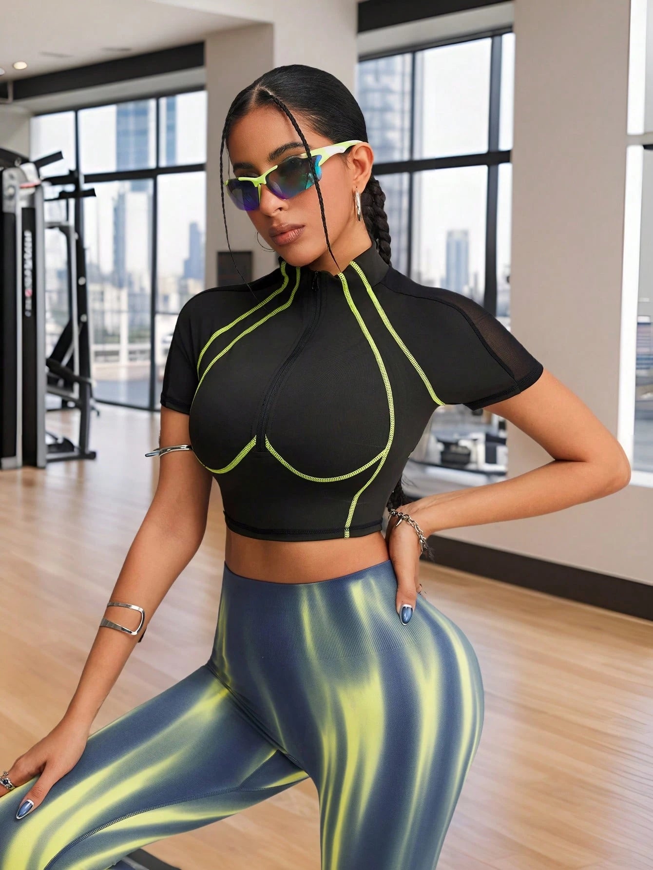 Athletic Fit Top Sculpt Zip-Up & Streamlined Stitch