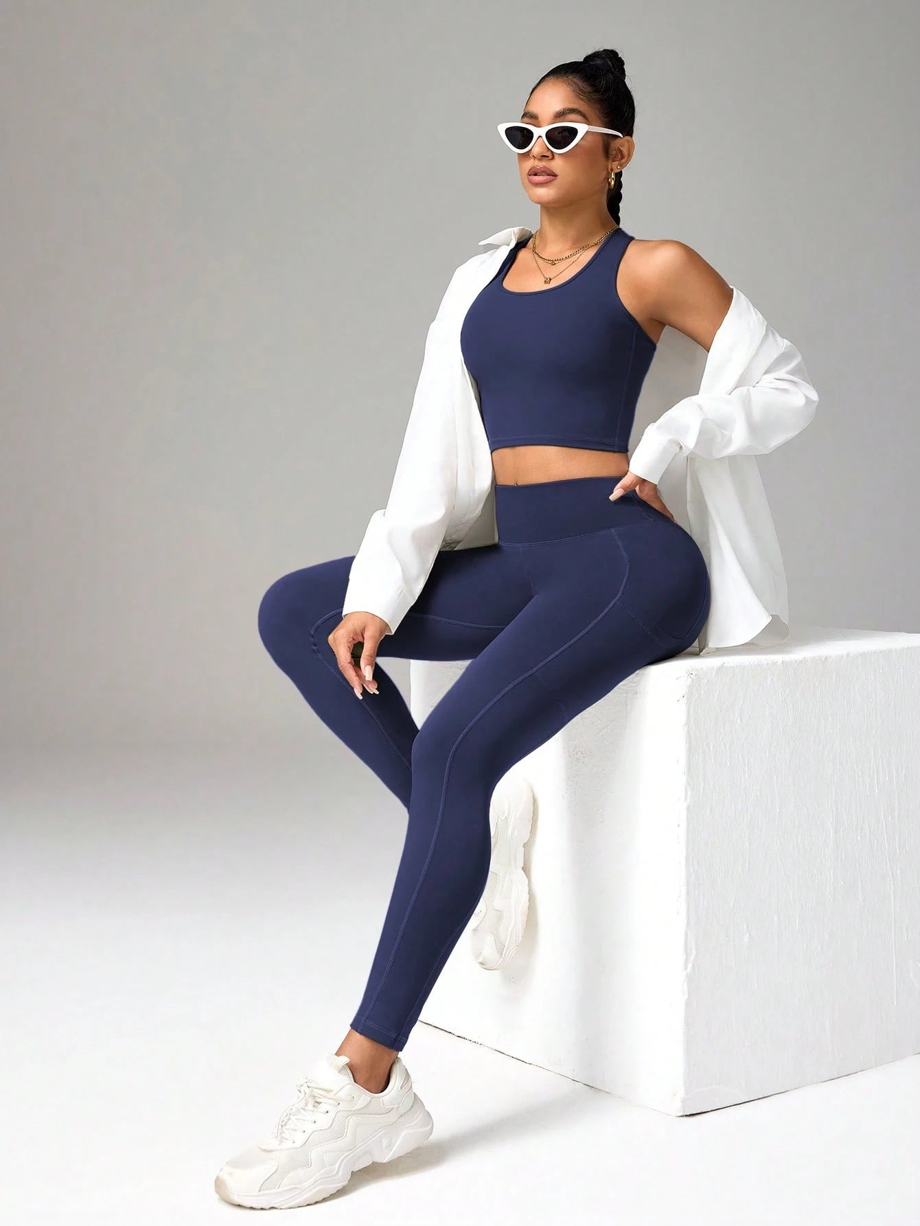 Solid Color Camisole And Leggings Seamless Activewear Set