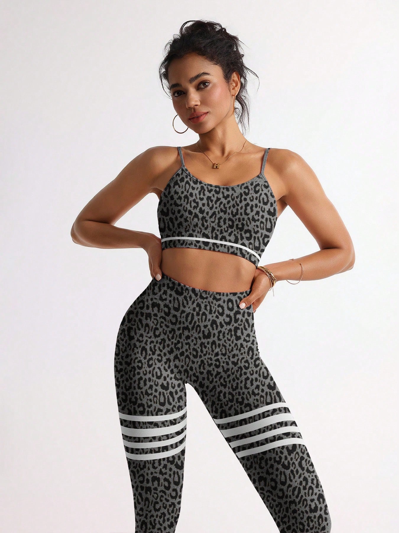 Seamless Knitted High Elastic Sports Leopard Pattern Bra And Pants Set