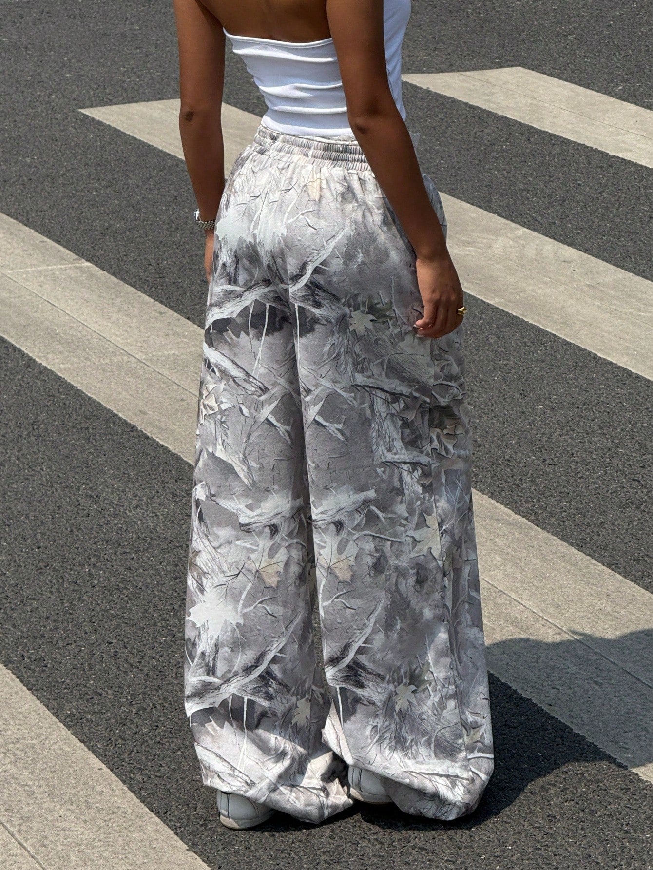 Leaf Printed Knit Wide Leg Pants