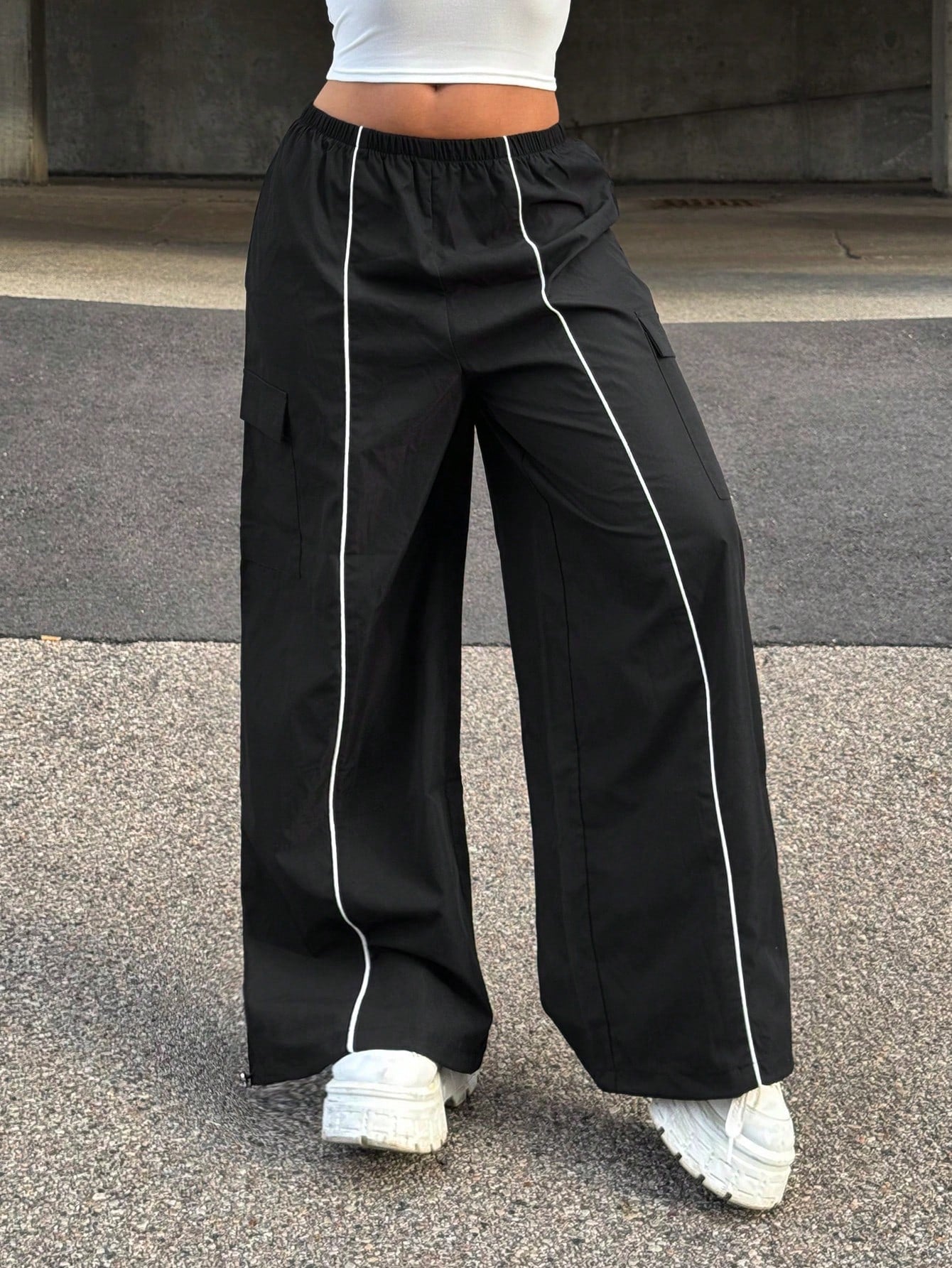 Elastic Waist Contrast Trim Wide Leg Cargo Pants